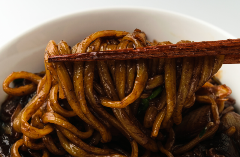Mengapa perut terasa tidak enak setelah makan Jajangmyeon saja?